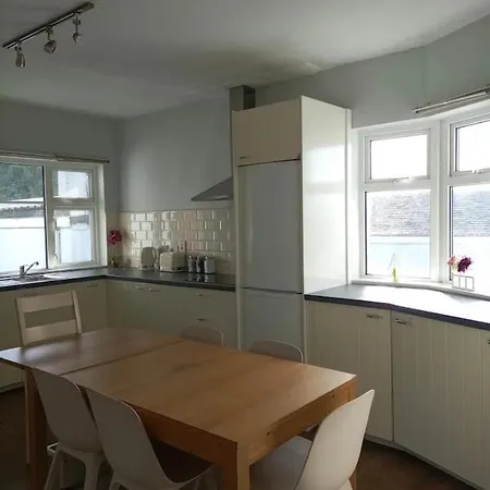 Nyaraló Recently Renovated House In Heart Of