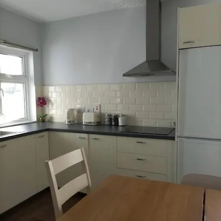 Recently Renovated House In Heart Of 戈尔韦